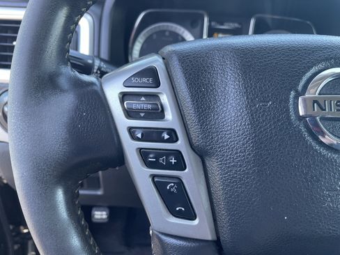 Used 2017 Nissan Titan PRO-4X AWD/4WD image 32