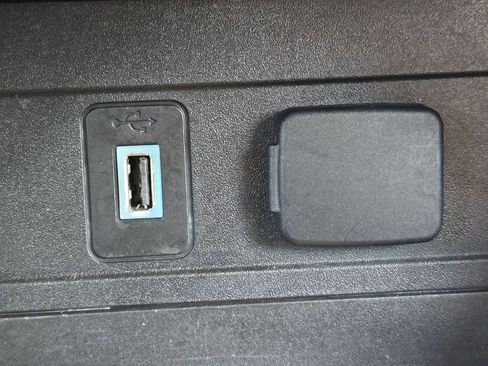 Used 2018 Ford Escape SE FWD image 8