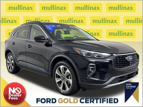 Certified 2024 Ford Escape Platinum AWD/4WD image 1