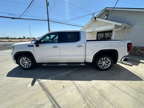 Used 2020 GMC Sierra 1500 SLT w/ SLT Premium Plus Package AWD/4WD image 9