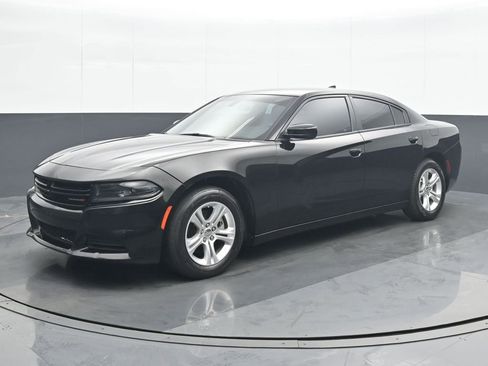 Used 2023 Dodge Charger SXT image 2