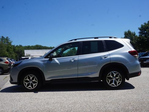 Used 2023 Subaru Forester Premium AWD/4WD image 9
