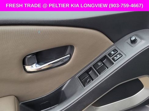 Used 2022 Nissan Frontier SV image 16