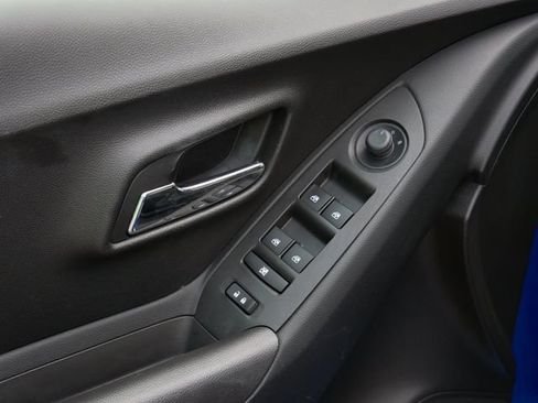 Used 2016 Chevrolet Trax LT AWD/4WD image 15