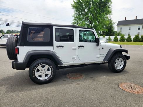 Used 2017 Jeep Wrangler Unlimited Sport w/ Quick Order Package 24S AWD/4WD image 4