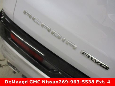 New 2026 GMC Acadia Denali w/ Super Cruise Package image 9