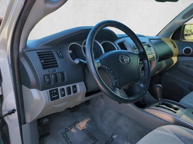 Used 2011 Toyota Tacoma 4x4 Double Cab w/ SR5 Pkg #2 image 10