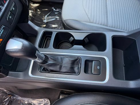 Used 2018 Ford Escape SE w/ SE Sport Appearance Package FWD image 29