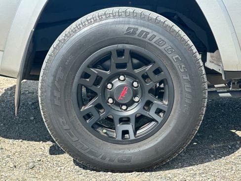 Used 2021 Toyota 4Runner Venture w/ Moonroof Package image 30