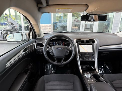 Used 2019 Ford Fusion SE FWD image 24