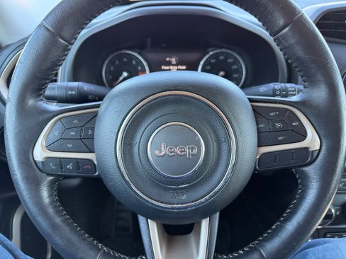 Used 2017 Jeep Renegade Trailhawk image 16