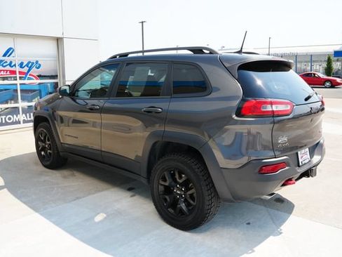 Used 2017 Jeep Cherokee Trailhawk w/ Cold Weather Group AWD/4WD image 28