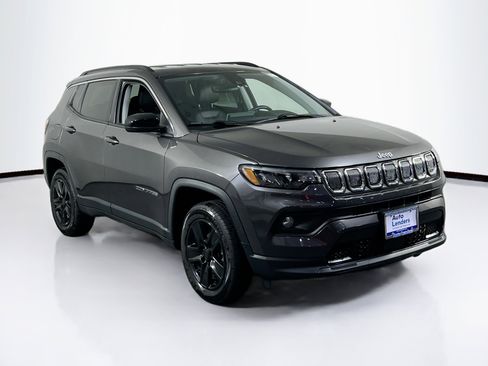 Used 2022 Jeep Compass Latitude w/ Convenience Group image 3