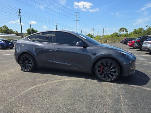 Used 2022 Tesla Model Y Performance AWD/4WD image 2