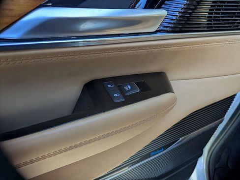 Used 2022 Jeep Grand Wagoneer Series III image 24