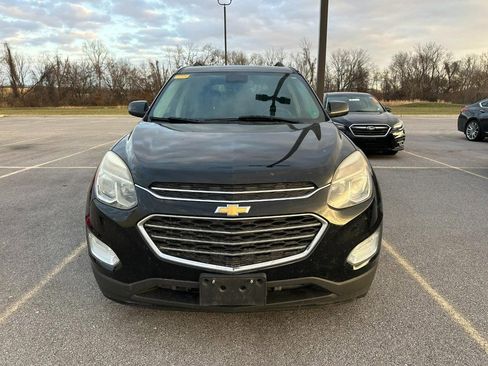 Used 2017 Chevrolet Equinox LT image 2