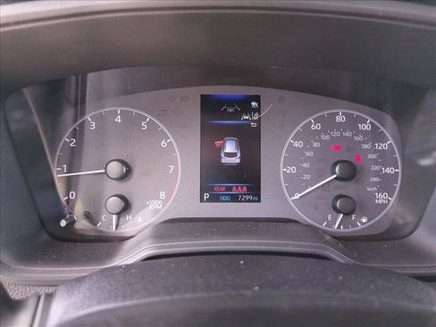 Certified 2025 Toyota Corolla Cross LE FWD image 11