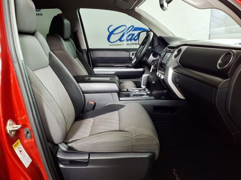 Used 2017 Toyota Tundra SR5 w/ SR5 Upgrade Package RWD image 12