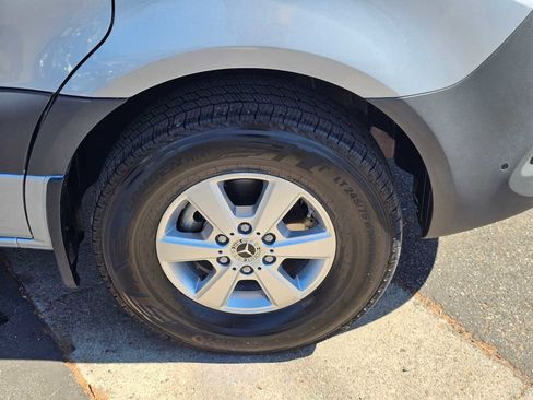 Used 2025 Mercedes-Benz Sprinter 2500 image 9