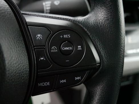 Used 2024 Toyota Corolla Cross L image 25