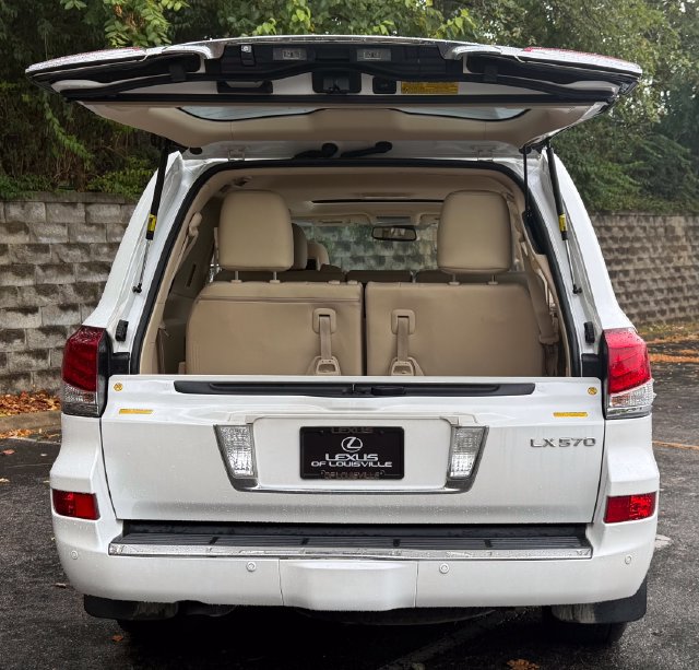 Used 2015 Lexus LX 570 4WD w/ Luxury Package image 41