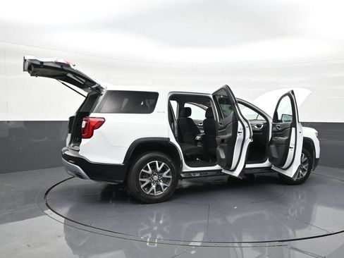 Used 2023 GMC Acadia SLE FWD image 28