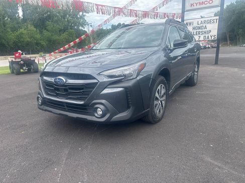 Used 2023 Subaru Outback Premium AWD/4WD image 5