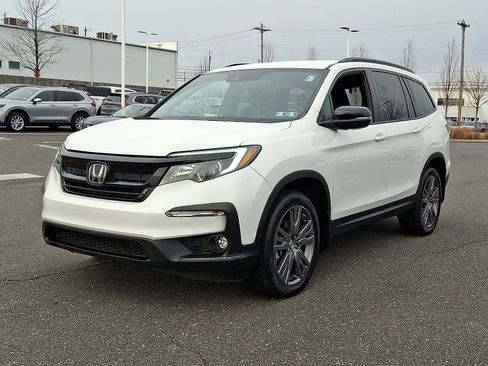 Certified 2022 Honda Pilot Sport image 3