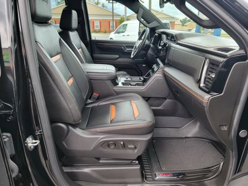 Used 2024 GMC Sierra 2500 AT4 AWD/4WD image 13