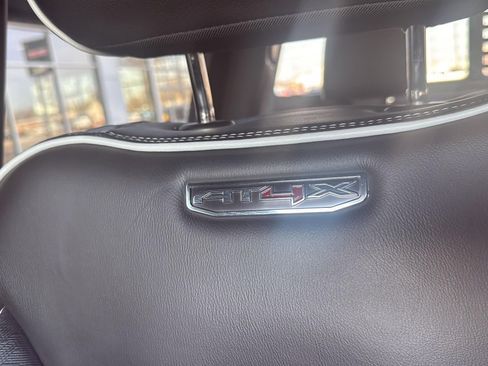 Used 2024 GMC Sierra 2500 AT4X image 33