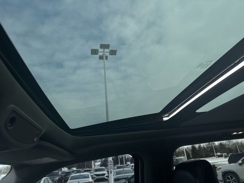 Used 2018 Ford F150 Lariat w/ Equipment Group 502A Luxury image 19