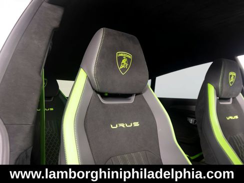 Used 2024 Lamborghini Urus Performante AWD/4WD image 41