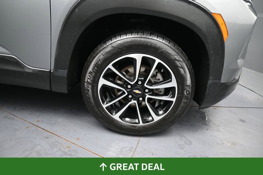 Used 2025 Chevrolet TrailBlazer LT AWD/4WD image 19