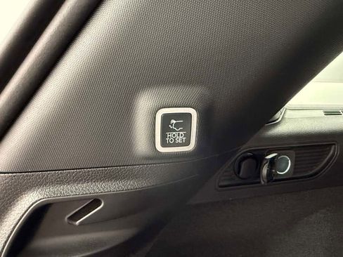 New 2025 Jeep Grand Cherokee Summit image 38