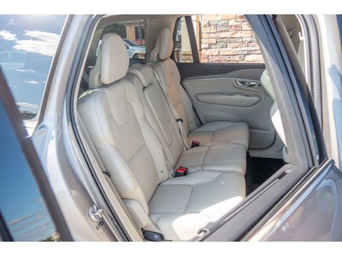 Used 2022 Volvo XC90 T6 Inscription w/ Advanced Package image 19