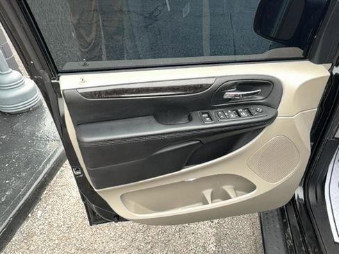 Used 2016 Dodge Grand Caravan SE w/ Quick Order Package 29E SE image 15