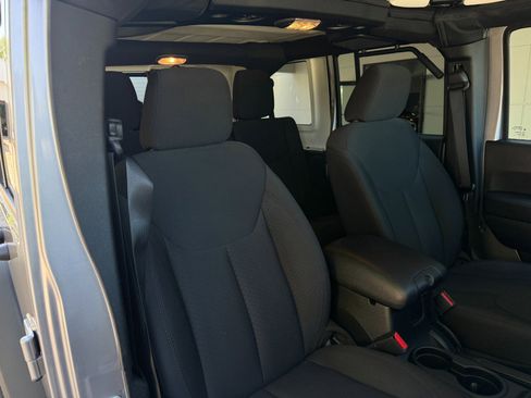 Used 2016 Jeep Wrangler Unlimited Sport w/ Quick Order Package 24S image 27