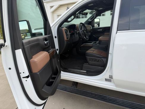 Used 2022 Chevrolet Silverado 2500 High Country w/ LPO, Dark Essentials Package AWD/4WD image 12