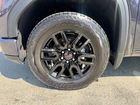 Used 2025 GMC Sierra 1500 Elevation image 3