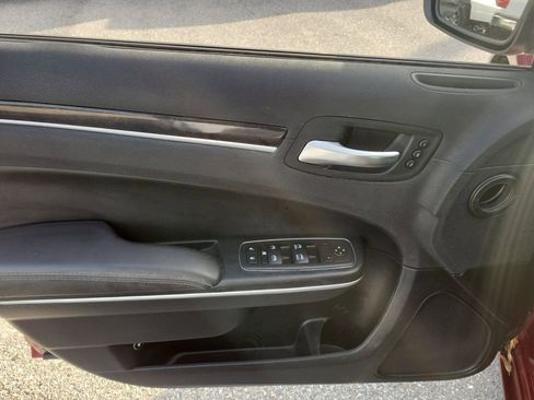 Used 2019 Chrysler 300 Limited image 20