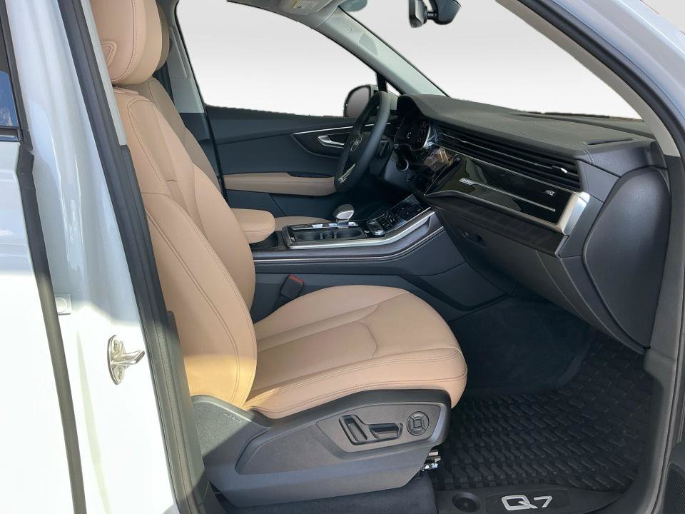 Used 2026 Audi Q7 3.0T Premium Plus AWD/4WD image 32