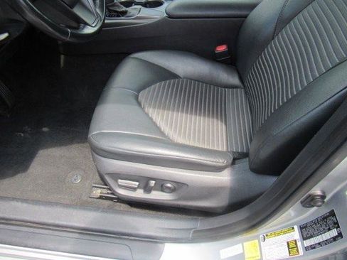 Used 2021 Toyota Camry SE FWD image 23
