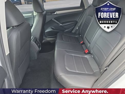 Used 2021 Volkswagen Passat 2.0T SE FWD image 30