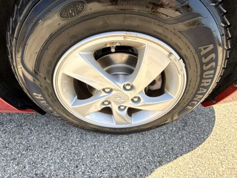 Used 2014 Hyundai Elantra SE FWD image 28