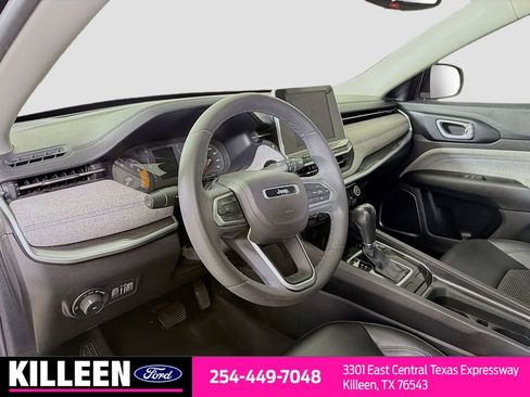Used 2022 Jeep Compass Latitude FWD image 10