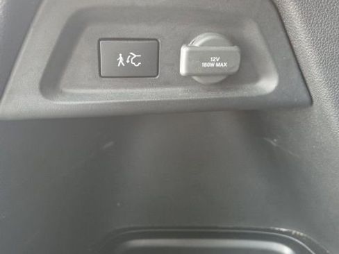 Used 2025 Honda Pilot Touring image 9