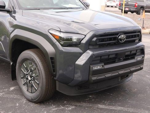 New 2026 Toyota 4Runner SR5 AWD/4WD image 5