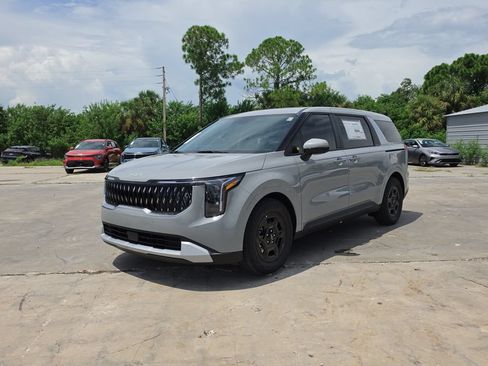 New 2027 Kia Carnival LX FWD image 4