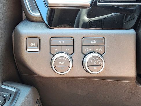 New 2026 GMC Sierra 1500 Elevation image 19