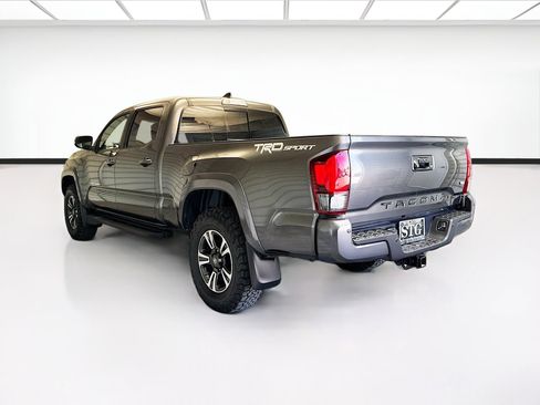 Used 2019 Toyota Tacoma TRD Sport w/ Technology Package image 6